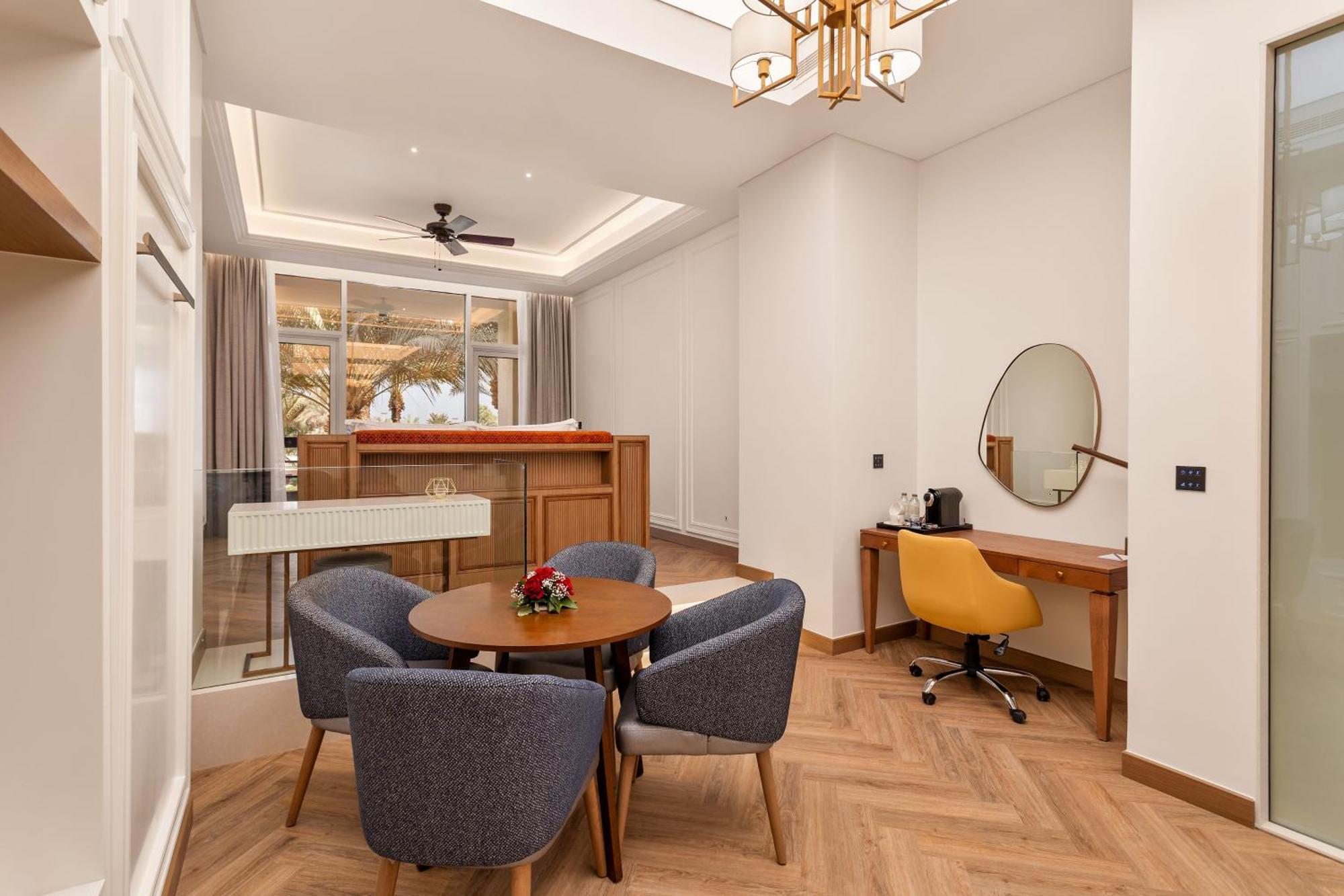 Ajman Hotel & Villas By Blazon Hotels Exterior foto A suite at the hotel